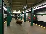 Crosstown G platform at Court Square station in 2015