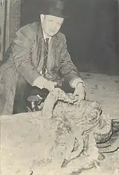 #169 (23/10/1964)Frederick Aldrich with the giant squid found floating at the surface off Conche, White Bay, Newfoundland, in October 1964 (Aldrich & Brown, 1967:4, fig.)