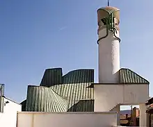 Šerefudin's White Mosque in Visoko (Zlatko Ugljen, 1980) references traditional Bosnian mosque architecture