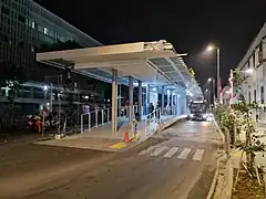 Malam sisi depan Halte Kota