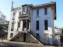 John B. Berry House, 127 East Gordon Street