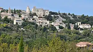 A view of the castle of Crestet