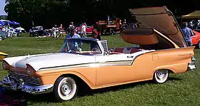 1957 Ford Fairlane 500 Skyliner