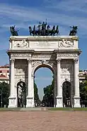 Photograph of a triumphal arch.