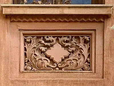 Romanian Revival acanthuses of fish in a relief of Strada Louis Pasteur no. 24, Bucharest, unknown architect, c.1930