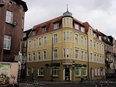 Corner tenement at Nr.32