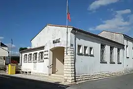 The town hall in Sonnac