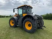 A 2015 JCB Fastrac 4220