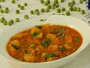 Aloo matar jhol