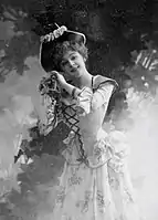 Amélie Diéterle by Léopold-Émile Reutlinger, around 1895.