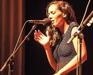 Amanda_Sudano_of_JOHNNYSWIM._(8952926129).jpg