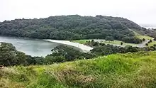 Bowentown volcanic formations above the beach