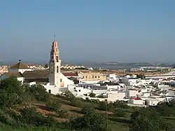 General view of the town and the San Salvador church