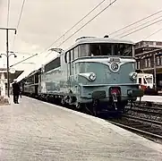 Original livery with aluminum ornaments.