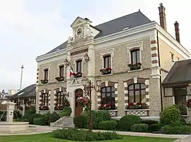 The town hall in Bagneaux-sur-Loing