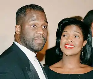 BeBe Winans (left) and CeCe Winans (right) in 1994