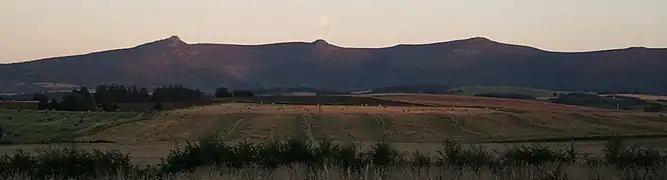 Bennachie from the North. Peaks are from left to right: Mither Tap, Craigshannoch, Bruntwood Tap, Oxen Craig, Watch Craig.