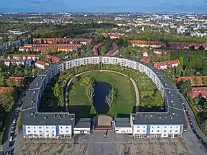 Horseshoe Estate public housing project by Bruno Taut (1925)