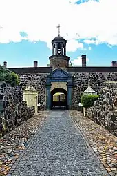 Image 31Gateway to the Castle of Good Hope, the oldest building in South Africa (from Culture of South Africa)