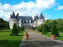 The chateau in Mesnières-en-Bray