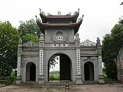 Tam quan Dận Temple, the type with the upper floor