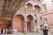 Bernuy: Renaissance courtyard.