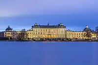 The palace seen from Kärsön in evening