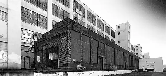 Panoramic view of the E-J Victory Factory building from 2009