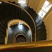 Curved staircase