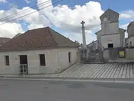 The church and wash house in Frémeréville-sous-les-Côtes