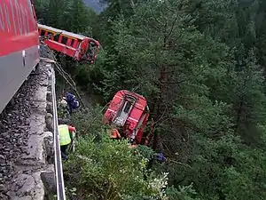 Photograph of the derailed carriages.