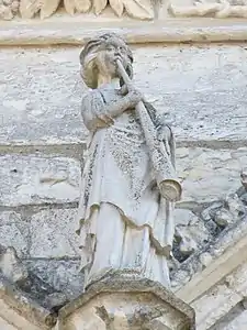 An angel musician on the northwest front