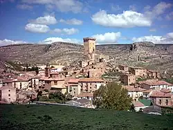 Sierra de Solorio rising behind Godojos