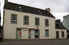 The town hall in Gourlizon