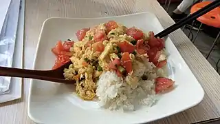 Stir-fried tomato and scrambled eggs