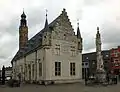 The old town hall and the Monument for the 'Farmers Rising'