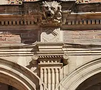 Ionic capital at the Hôtel de Pins.