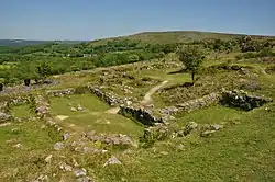 Image of remnant granite walls of the Hundatorra settlement