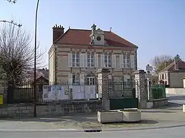 City hall of Isle-Aumont