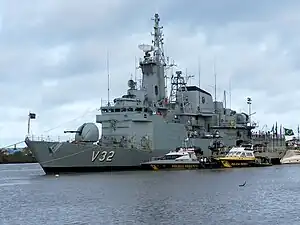 Two Federal Police patrol boats alongside the Brazilian Naval ship Julio de Noronha (V-32).#