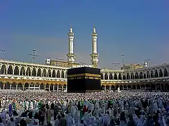 The Kaaba with the signature minarets. A similar view is printed on the obverse side of 500-riyal (approximately 133 USD) notes in Saudi Arabia.