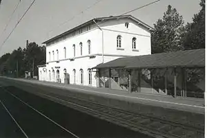 Kamen station platforms