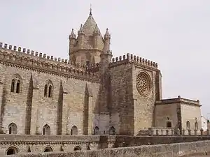 Transept and lantern-tower of Évora Cathedral (13th century)