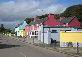 Post office and bar on Kiskeam's main street