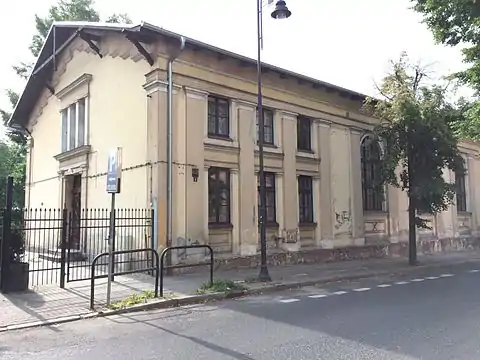 Gymnasium at Nr.4, by Heinrich Grüder