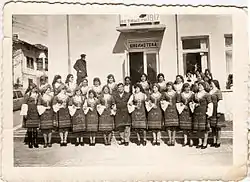 Folk ensemble of Sadovo in front of the reading house, Koprivlen