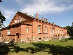 Kudina Manor