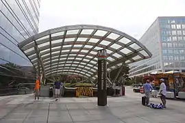 Canopy over entrance to L'Enfant Plaza (opened 1977) echoes the arched ceiling underground.