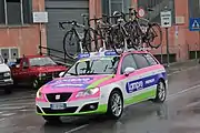 Bicycle racing team support car