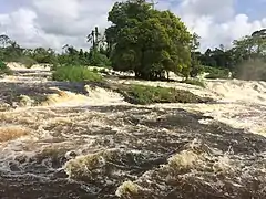 Lobé Falls